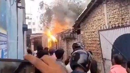 समस्तीपुर: अभी-अभी फर्नीचर दुकान में लगी भीषण आग, देखें लाइव वीडियो