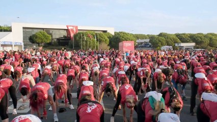 Yavuz Sultan Selim Köprüsü’nde bir ilk: Cumhuriyet kadınları 100. yıl için koştu