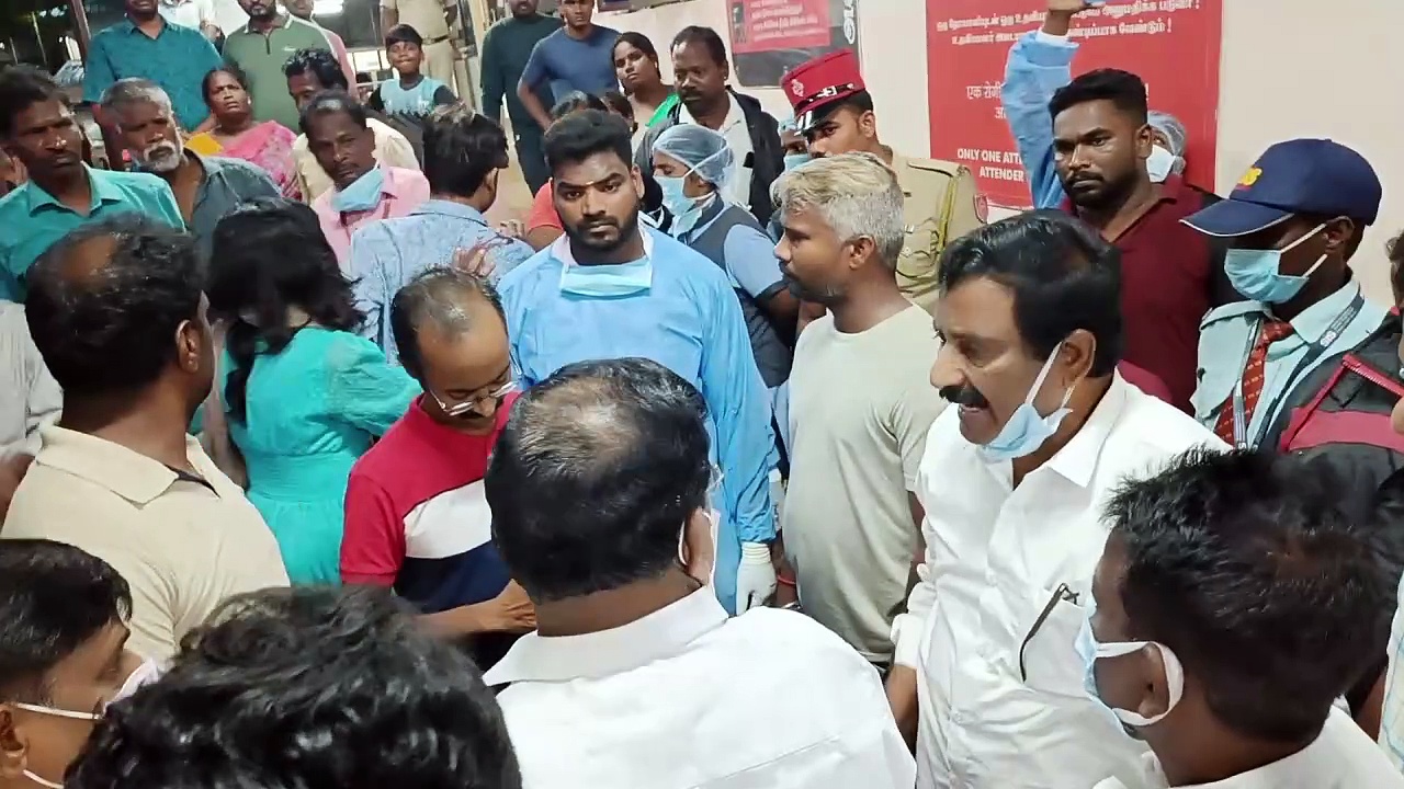 என்னங்க வைத்தியம் பாக்குறீங்க? ஜிப்மரில் மருத்துவர்களை லெப்ட் ரைட் வாங்கிய அதிமுக செயலாளர்