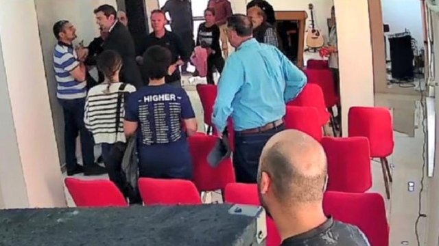 Kilise pastörüne tokat attı ‘hoşgörü denemesi’ dedi