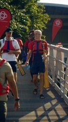 الأمير ويليام يشارك في رياضة القوارب في سنغافورة