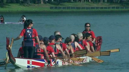 Prince of Waves: William wins dragon boat race in Singapore