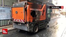 İstanbul’da Şişli Belediyesi’ne ait sokak süpürme aracı alev alev yandı