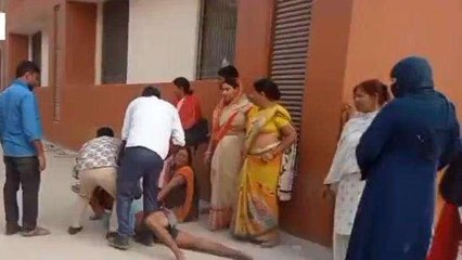 बेतिया: सड़क पार कर रही महिला को बाइक ने मारी टक्कर, इलाज के दौरान मौत, मचा कोहराम
