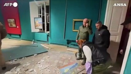 Tải video: Attacco russo su Odessa, danni al museo delle Belle Arti