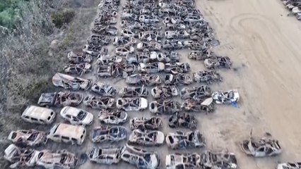 El cementerio de coches calcinados que dejó la masacre en el festival de música de Israel