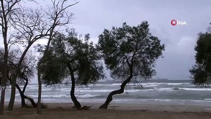 Küçükçekmece'de Fırtına ve Yoğun Dalgalar
