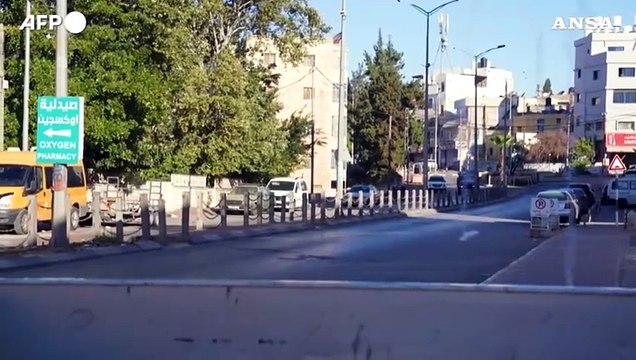 Cisgiordania, l'Esercito israeliano irrompe nel campo profughi di Al-Amari