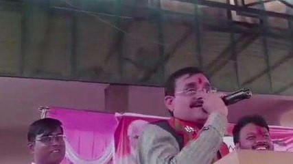 आदिवासी ड्रेस न पहनकर प्रियंका वाड्रा ने किया आदिवासियों का अपमान- वीडी शर्मा