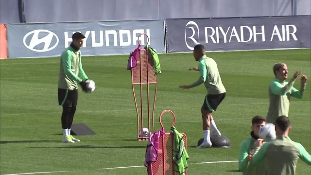 Diego Simeone leads Atletico Madrid training ahead of Celtic