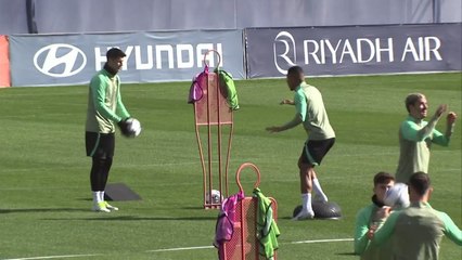 Diego Simeone leads Atletico Madrid training ahead of Celtic