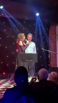 Jey Mammon volvió a los escenarios: lo invitó a cantar un tango Adriana La Gata Varela