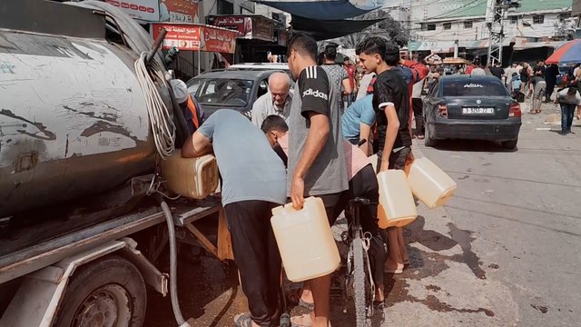 سلاح التجويع والتعطيش يهدد حياة مئات الآلاف من أهالي غزة