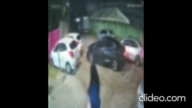 VÍDEO: Policial reage a tentativa de assalto e troca tiros com suspeito em Salvador