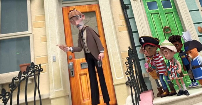 The Adventures of Paddington Bear (2019) The Adventures of Paddington Bear S03 E003 Paddington and the Three Musketeers / Paddington and the Dinosaur Hunt