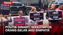 Indonesia Disorot soal Politik Dinasti, Sekelompok Orang Gelar Aksi Simpatik di Gedung MK