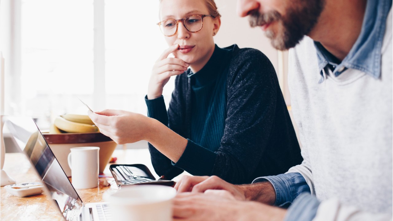 Vorsicht vor extra günstigen Autoreifen in Online-Shops