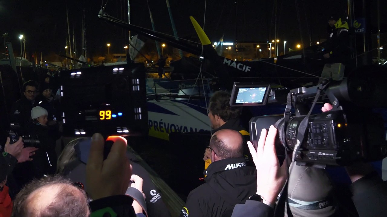 mardi-07-11-2023-ambiance-depart-ponton-imoca-le-havre-02