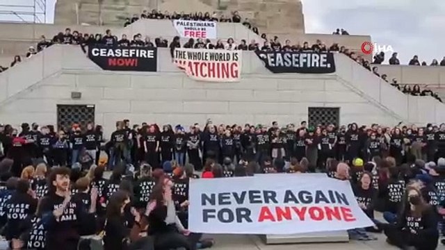 Yahudi gruptan Özgürlük Heykeli önünde Filistin'e destek eylemi