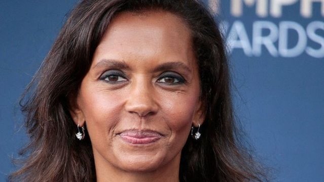 Elle attend son argent et basta , Karine Le Marchand atomisée par deux prétendantes de L’amour est dans le pré