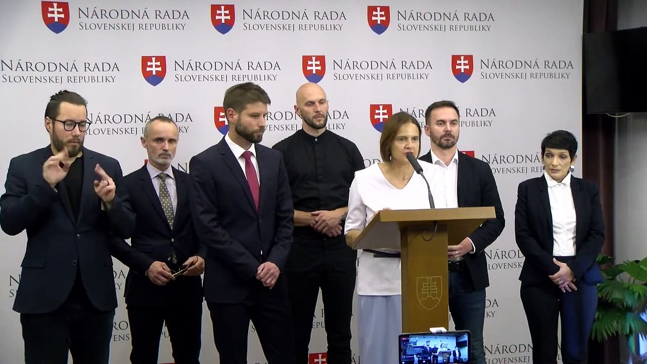 ZÁZNAM: PS chce odvolávať Šutaja Eštoka hneď, ako vláda získa dôveru v parlamente