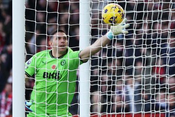 "أفضل حارس في العالم" يتلقى انتقادات لاذعة