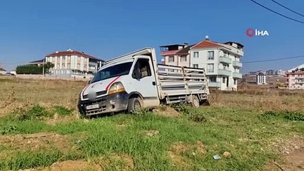 İnegöl'de kamyonetin üzerinden geçen sürücü yaralandı