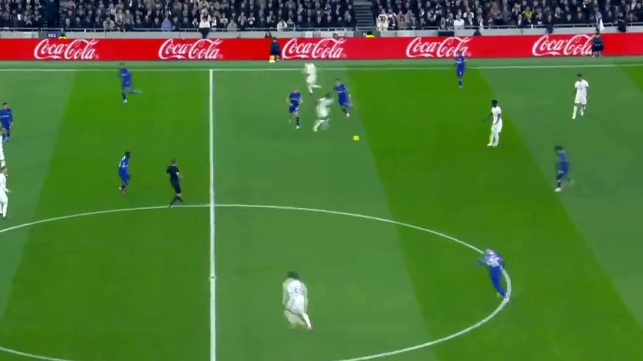 Chelsea wins Tottenham thanks to Thiagi Silva