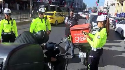 Kadıköy'de Yaya Geçidinde Dron Destekli Denetim