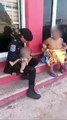 Após furacão Otis, polícia dá de mamar a bebé que não comia há dias