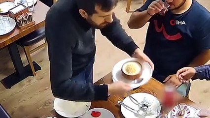 Artvin Kaymakamı Restoranda Döneri Beğenmedi