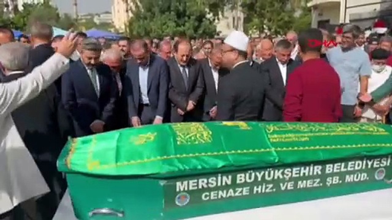 Ankara Üniversitesi Rektörü Prof. Dr. Necdet Ünüvar'ın annesi toprağa verildi