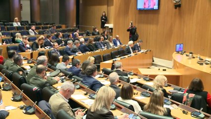 Diálogo abierto para afrontar los desafíos del sector del medicamento