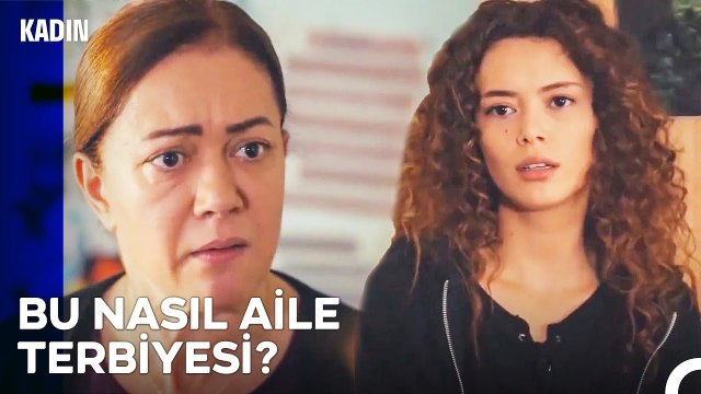 Hatice Şirin'in Elbiselerini Kesiyor - Kadın