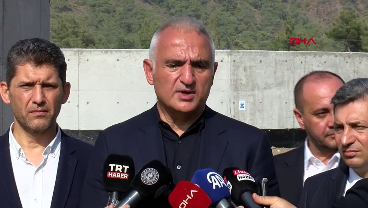 BAKAN ERSOY 2023'TE ANTALYA'YA REKOR SAYIDA TURİST GİRİŞİ SAĞLANACAK