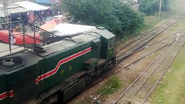 Pakistan Railway Rail Car Departure from Rawalpindi Railway Station