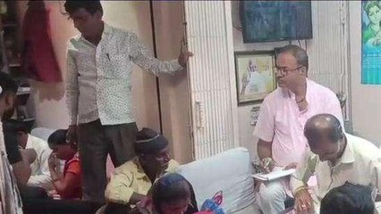 शाजापुर। दीपावली को लेकर तैयार होने लगे दीपक,सजावटी सामान की दुकानें लगीं