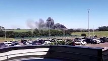 Internautas registram densa fumaça durante incêndio em empresa na BR-277