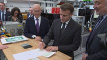 Macron dévoile le nouveau visage de Marianne qui sera présent sur les timbres