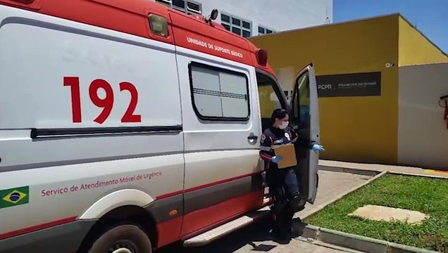 Homem tenta fugir de bicicleta durante abordagem, sofre queda e fica ferido