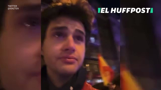 Máxima tensión en la manifestación frente a la sede de Ferraz: Acaban de tirarnos gases lacrimógenos, la policía