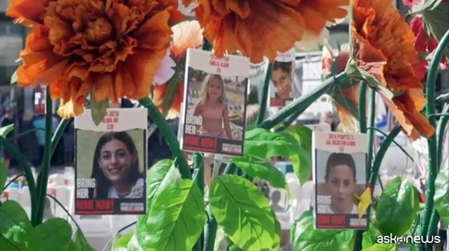 A Tel Aviv installazione per gli ostaggi nelle mani di Hamas