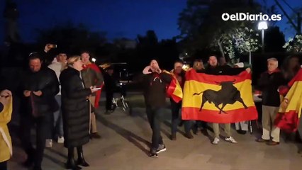 Unas 40 personas hostigan en Valladolid al dirigente de Podemos Pablo Fernández