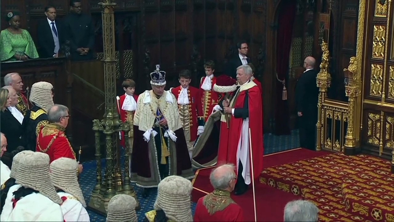 Charles III. hält erste Thronrede als König im britischen Parlament