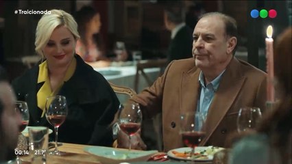 Asya presentó a su nuevo novio en Traicionada