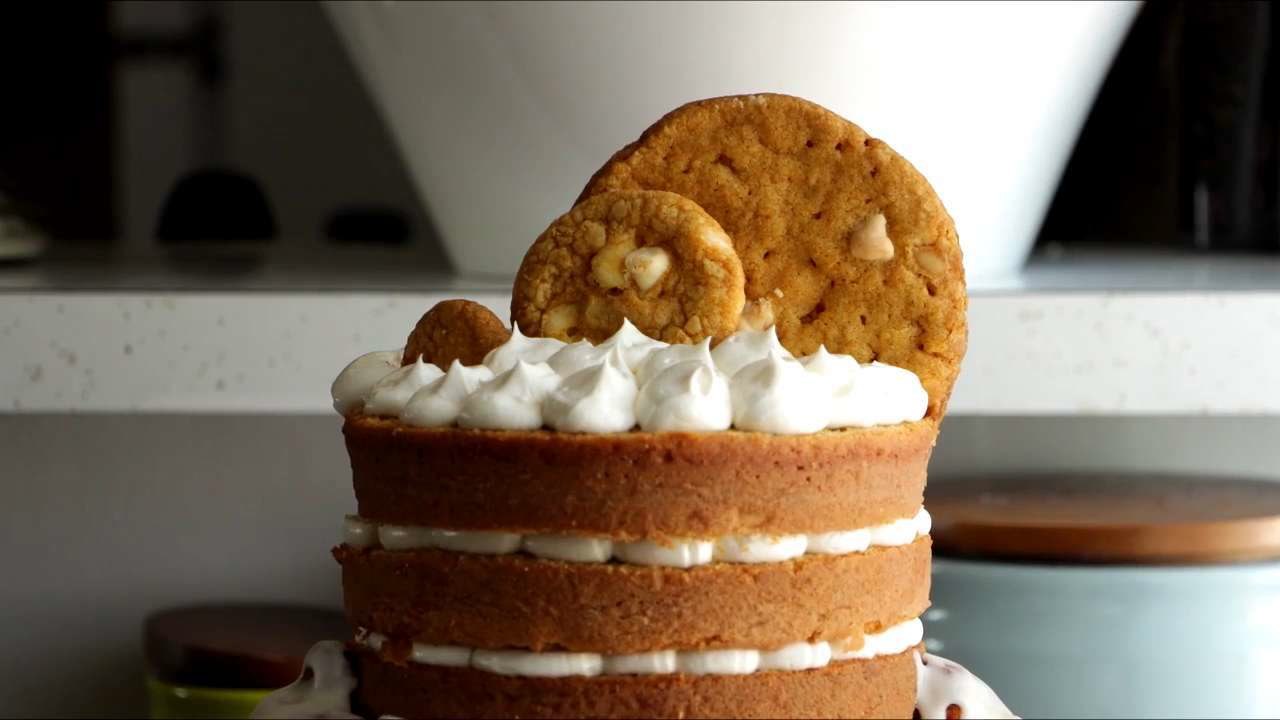 How to Make a Show-Stopping Pumpkin Cake From a Box