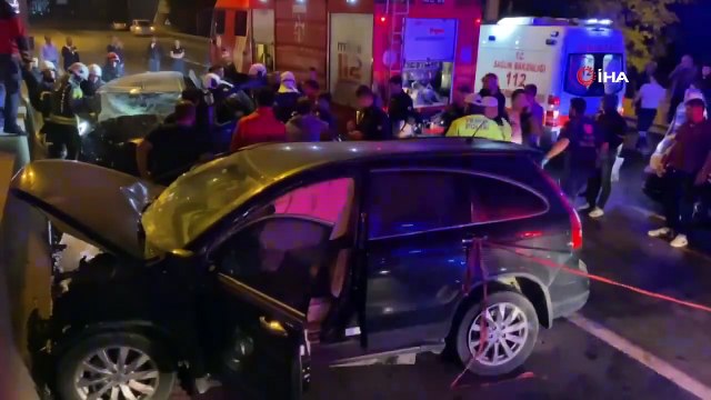 Ters yöne giren cip ile içerisinde 11 kişinin bulunduğu otomobil çarpıştı: Hamile kadın ve 1 bebek can verdi