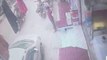 एटा: सुनार की दुकान से चोरी, करतूत सीसीटीवी में कैद