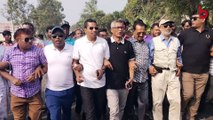 এক দফা দাবিতে অবরোধ চলাকালীন বগুড়ার বনানীতে বিক্ষোভ মিছিল করছে বিএনপি - বগুড়া টিভি