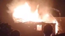 लखीमपुर: अज्ञात कारणों के चलते घर में लगी आग,सारा सामान जलकर हुआ राख